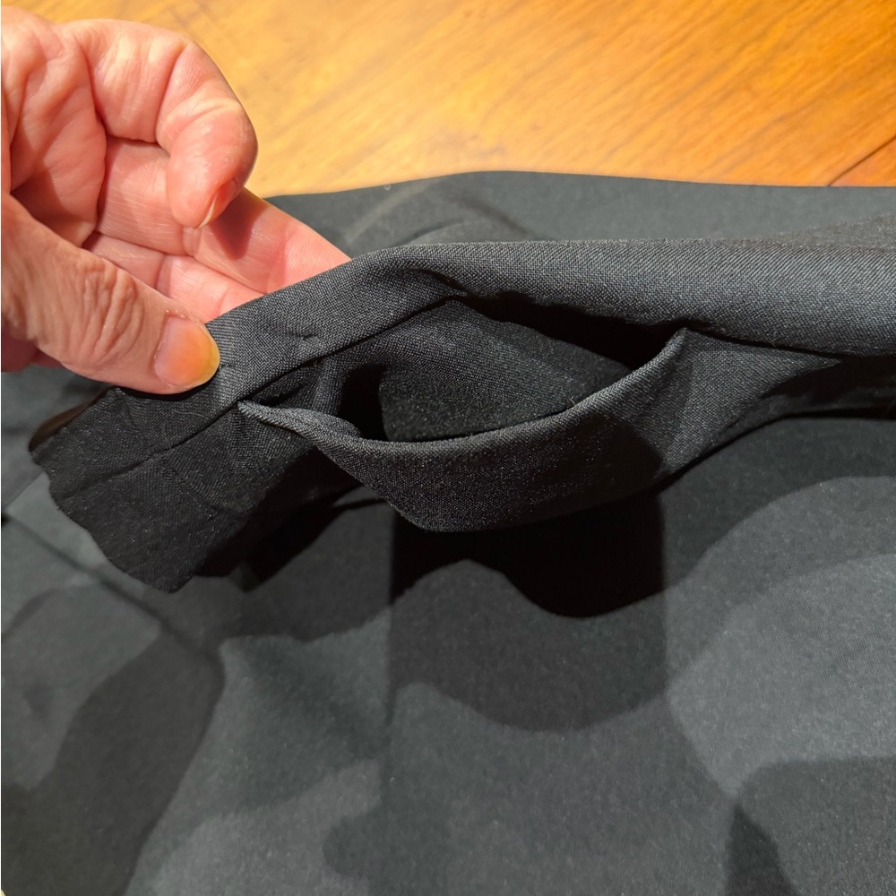 Classic elegant black pencil skirt - Picture 4 of 7